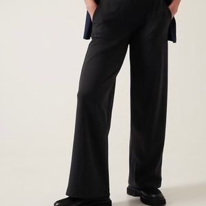 NWT Athleta Venice Wide Leg Black M